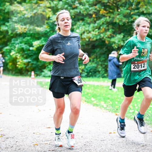 12.10.2025 - Bramfelder Halbmarathon 2025 Dr. Thomas Lammeyer http://msf.ph/oto/9352681 12.10.2025 10:44:29 Laufen 258, 2012 meine-sportfotos.de
