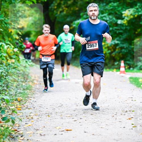 12.10.2025 - Bramfelder Halbmarathon 2025 Dr. Thomas Lammeyer http://msf.ph/oto/9352742 12.10.2025 10:44:41 Laufen 2781, 680, 2957 meine-sportfotos.de