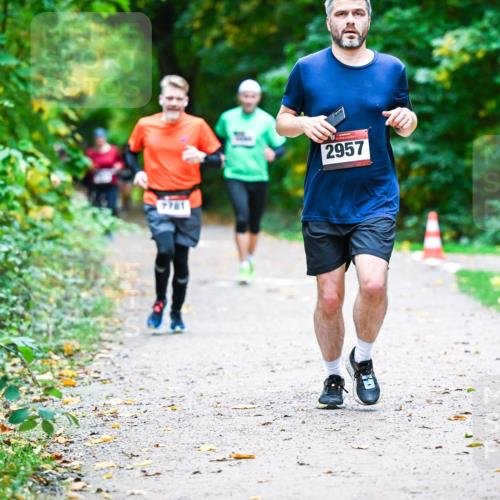 12.10.2025 - Bramfelder Halbmarathon 2025 Dr. Thomas Lammeyer http://msf.ph/oto/9352745 12.10.2025 10:44:41 Laufen 7761, 2957 meine-sportfotos.de