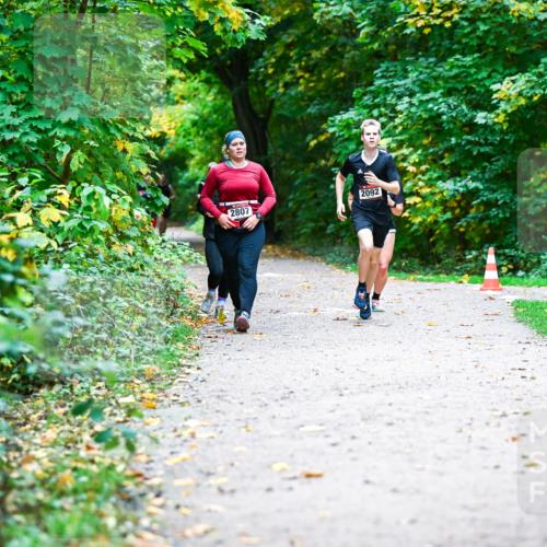 12.10.2025 - Bramfelder Halbmarathon 2025 Dr. Thomas Lammeyer http://msf.ph/oto/9352776 12.10.2025 10:44:50 Laufen 2092, 2807 meine-sportfotos.de