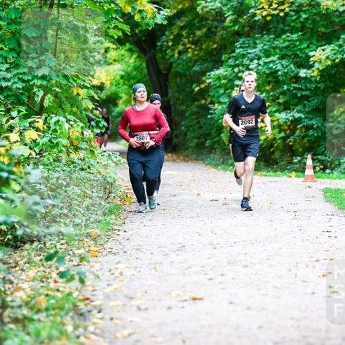 12.10.2025 - Bramfelder Halbmarathon 2025 Dr. Thomas Lammeyer http://msf.ph/oto/9352780 12.10.2025 10:44:51 Laufen 2092, 2807 meine-sportfotos.de