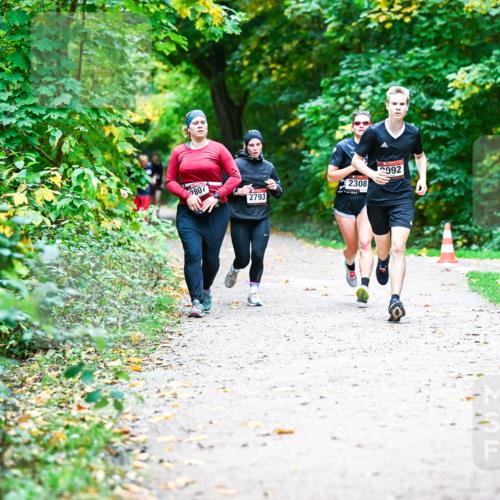 12.10.2025 - Bramfelder Halbmarathon 2025 Dr. Thomas Lammeyer http://msf.ph/oto/9352785 12.10.2025 10:44:51 Laufen 2807, 2793, 2308, 992 meine-sportfotos.de
