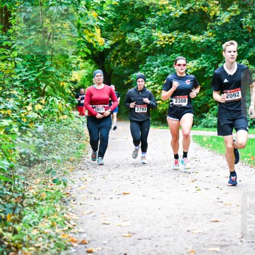 12.10.2025 - Bramfelder Halbmarathon 2025 Dr. Thomas Lammeyer http://msf.ph/oto/9352797 12.10.2025 10:44:53 Laufen 2092, 2308, 2807, 2793 meine-sportfotos.de