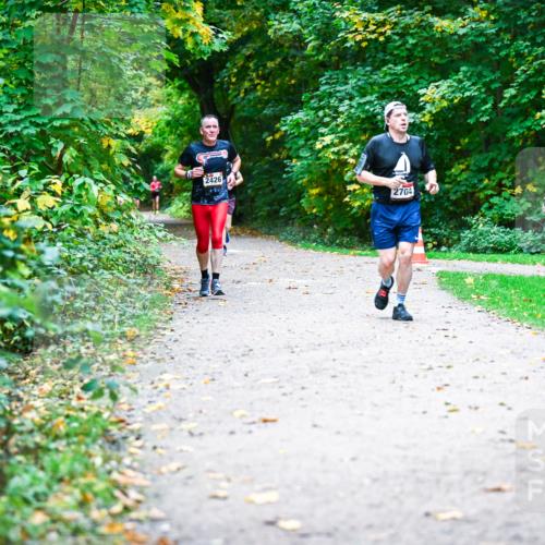 12.10.2025 - Bramfelder Halbmarathon 2025 Dr. Thomas Lammeyer http://msf.ph/oto/9352824 12.10.2025 10:44:59 Laufen 2426, 2704 meine-sportfotos.de