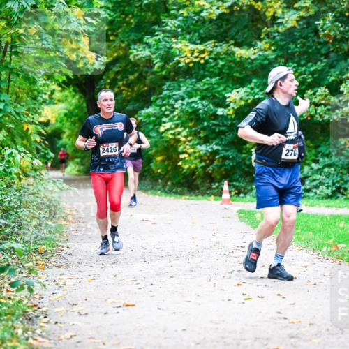 12.10.2025 - Bramfelder Halbmarathon 2025 Dr. Thomas Lammeyer http://msf.ph/oto/9352837 12.10.2025 10:45:01 Laufen 2426, 270 meine-sportfotos.de