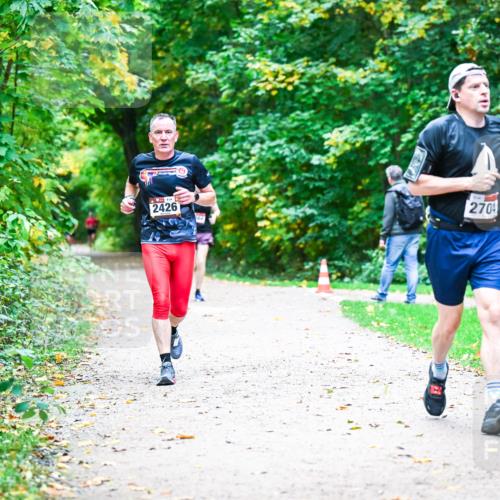 12.10.2025 - Bramfelder Halbmarathon 2025 Dr. Thomas Lammeyer http://msf.ph/oto/9352841 12.10.2025 10:45:02 Laufen 2426, 2704 meine-sportfotos.de