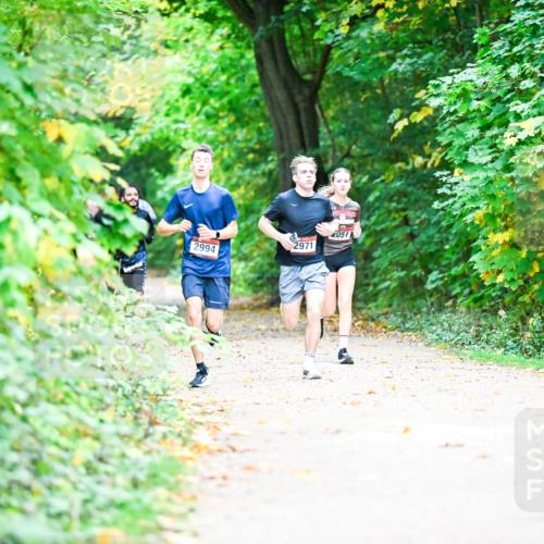 12.10.2025 - Bramfelder Halbmarathon 2025 Dr. Thomas Lammeyer http://msf.ph/oto/9352956 12.10.2025 10:45:28 Laufen 2994 meine-sportfotos.de