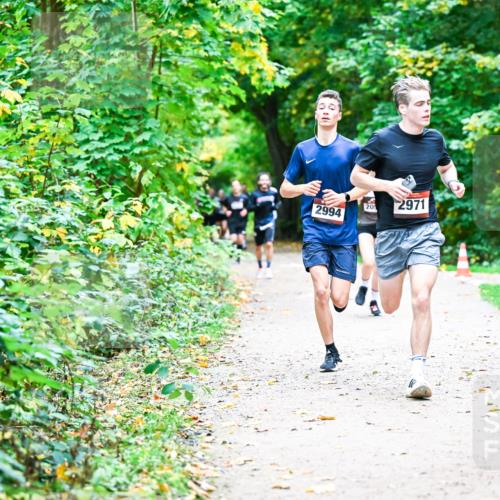 12.10.2025 - Bramfelder Halbmarathon 2025 Dr. Thomas Lammeyer http://msf.ph/oto/9352997 12.10.2025 10:45:33 Laufen 20, 2971, 2994 meine-sportfotos.de