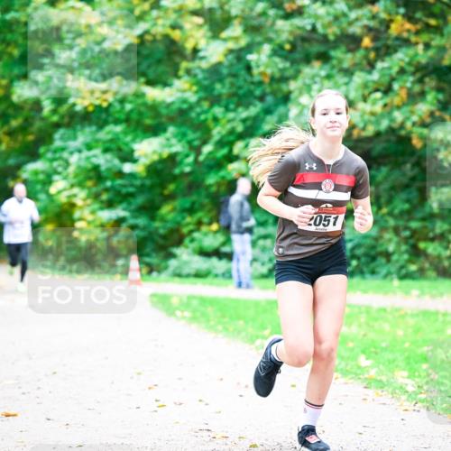 12.10.2025 - Bramfelder Halbmarathon 2025 Dr. Thomas Lammeyer http://msf.ph/oto/9353016 12.10.2025 10:45:37 Laufen 2051 meine-sportfotos.de