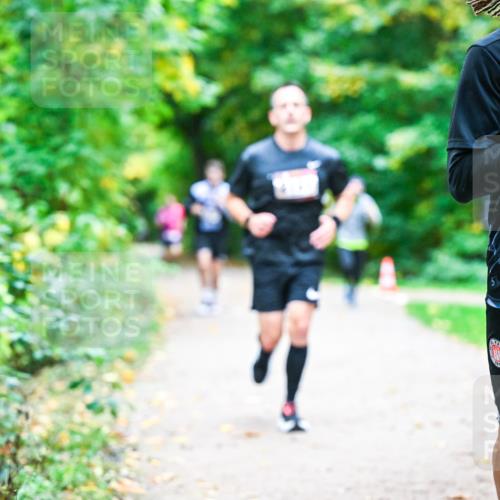 12.10.2025 - Bramfelder Halbmarathon 2025 Dr. Thomas Lammeyer http://msf.ph/oto/9353049 12.10.2025 10:45:43 Laufen  meine-sportfotos.de