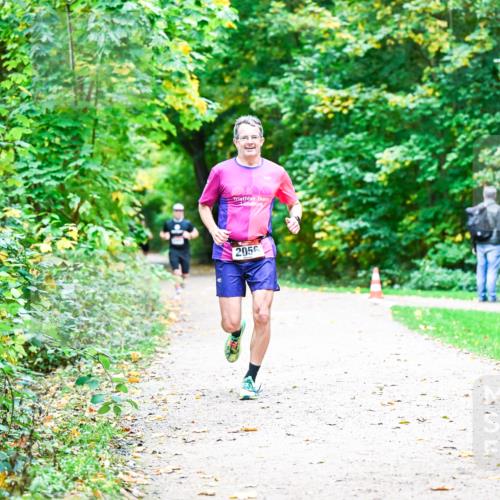 12.10.2025 - Bramfelder Halbmarathon 2025 Dr. Thomas Lammeyer http://msf.ph/oto/9353096 12.10.2025 10:45:52 Laufen 2056 meine-sportfotos.de