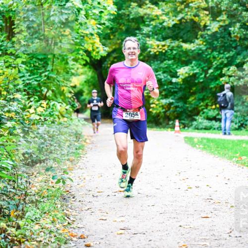 12.10.2025 - Bramfelder Halbmarathon 2025 Dr. Thomas Lammeyer http://msf.ph/oto/9353102 12.10.2025 10:45:53 Laufen 2056, 165 meine-sportfotos.de