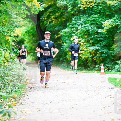 12.10.2025 - Bramfelder Halbmarathon 2025 Dr. Thomas Lammeyer http://msf.ph/oto/9353115 12.10.2025 10:45:56 Laufen 2468 meine-sportfotos.de