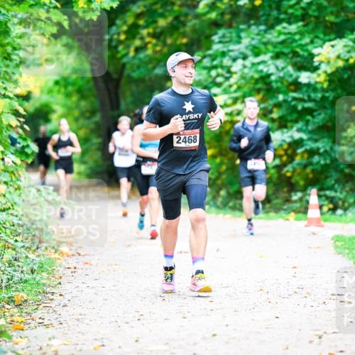 12.10.2025 - Bramfelder Halbmarathon 2025 Dr. Thomas Lammeyer http://msf.ph/oto/9353124 12.10.2025 10:45:58 Laufen 2468 meine-sportfotos.de