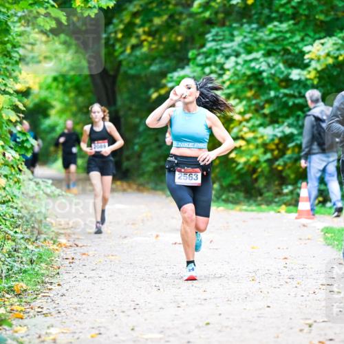 12.10.2025 - Bramfelder Halbmarathon 2025 Dr. Thomas Lammeyer http://msf.ph/oto/9353145 12.10.2025 10:46:01 Laufen 2089, 2563, 2850 meine-sportfotos.de