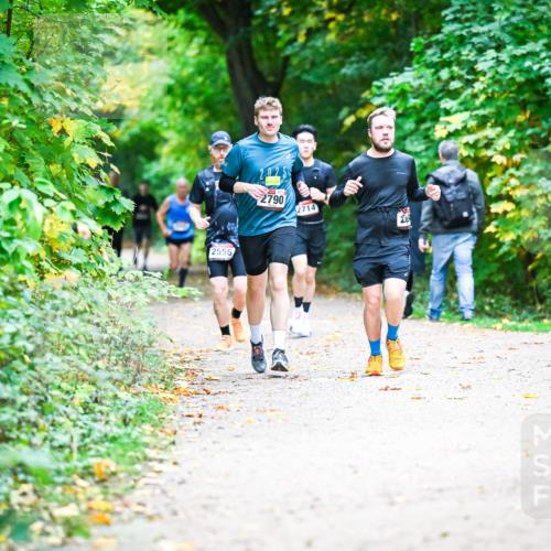 12.10.2025 - Bramfelder Halbmarathon 2025 Dr. Thomas Lammeyer http://msf.ph/oto/9353183 12.10.2025 10:46:08 Laufen 2556, 2790, 2714 meine-sportfotos.de
