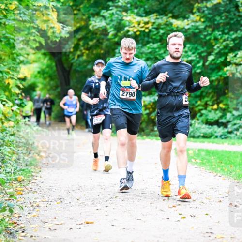 12.10.2025 - Bramfelder Halbmarathon 2025 Dr. Thomas Lammeyer http://msf.ph/oto/9353208 12.10.2025 10:46:13 Laufen 2556, 2790 meine-sportfotos.de