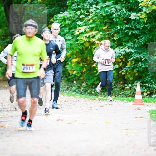 12.10.2025 - Bramfelder Halbmarathon 2025 Dr. Thomas Lammeyer http://msf.ph/oto/9353254 12.10.2025 10:46:22 Laufen 2917, 2107 meine-sportfotos.de