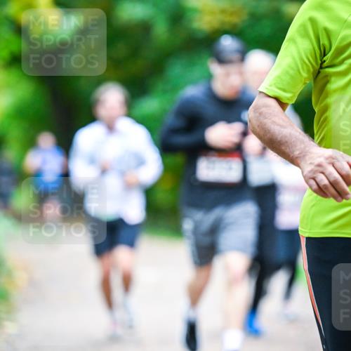 12.10.2025 - Bramfelder Halbmarathon 2025 Dr. Thomas Lammeyer http://msf.ph/oto/9353281 12.10.2025 10:46:27 Laufen 34, 2917 meine-sportfotos.de
