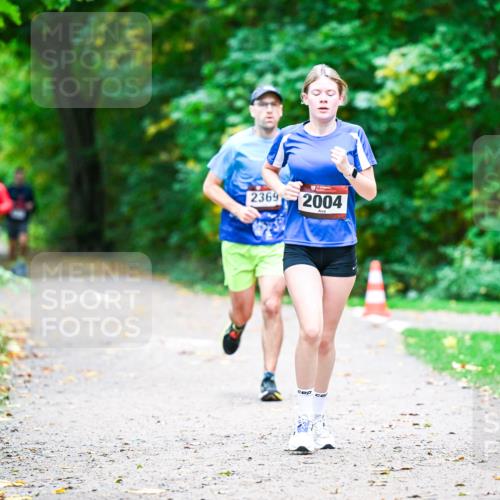12.10.2025 - Bramfelder Halbmarathon 2025 Dr. Thomas Lammeyer http://msf.ph/oto/9353357 12.10.2025 10:46:42 Laufen 2369, 2004 meine-sportfotos.de