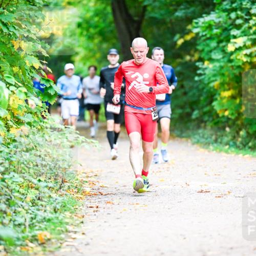 12.10.2025 - Bramfelder Halbmarathon 2025 Dr. Thomas Lammeyer http://msf.ph/oto/9353373 12.10.2025 10:46:48 Laufen 25 meine-sportfotos.de