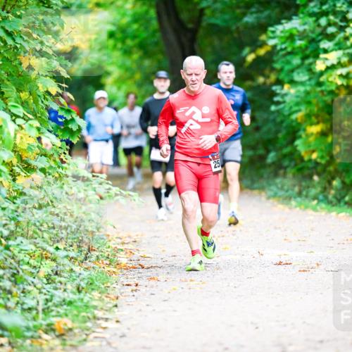 12.10.2025 - Bramfelder Halbmarathon 2025 Dr. Thomas Lammeyer http://msf.ph/oto/9353374 12.10.2025 10:46:48 Laufen 25 meine-sportfotos.de