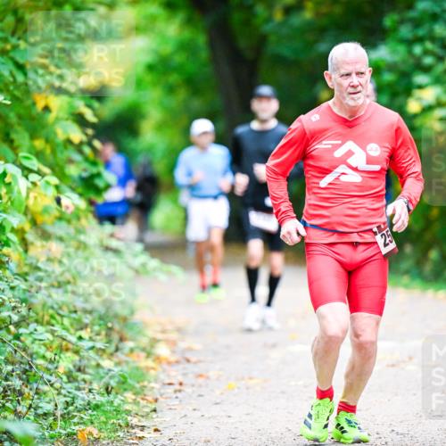 12.10.2025 - Bramfelder Halbmarathon 2025 Dr. Thomas Lammeyer http://msf.ph/oto/9353392 12.10.2025 10:46:51 Laufen 25 meine-sportfotos.de