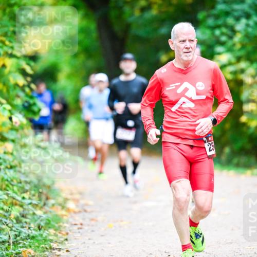12.10.2025 - Bramfelder Halbmarathon 2025 Dr. Thomas Lammeyer http://msf.ph/oto/9353394 12.10.2025 10:46:51 Laufen 25 meine-sportfotos.de