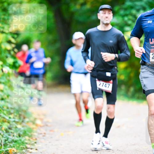 12.10.2025 - Bramfelder Halbmarathon 2025 Dr. Thomas Lammeyer http://msf.ph/oto/9353416 12.10.2025 10:46:55 Laufen 2747, 2930 meine-sportfotos.de