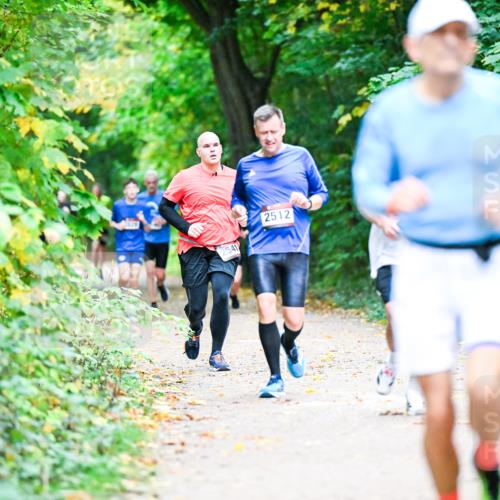 12.10.2025 - Bramfelder Halbmarathon 2025 Dr. Thomas Lammeyer http://msf.ph/oto/9353433 12.10.2025 10:46:58 Laufen 541, 2512 meine-sportfotos.de