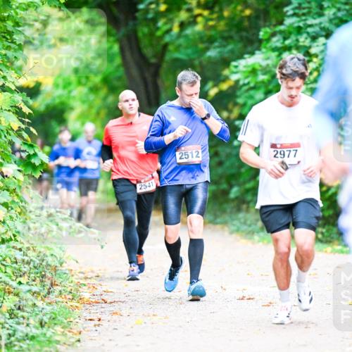 12.10.2025 - Bramfelder Halbmarathon 2025 Dr. Thomas Lammeyer http://msf.ph/oto/9353439 12.10.2025 10:46:59 Laufen 2541, 2512, 2977 meine-sportfotos.de