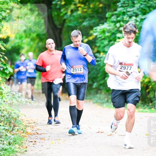 12.10.2025 - Bramfelder Halbmarathon 2025 Dr. Thomas Lammeyer http://msf.ph/oto/9353441 12.10.2025 10:46:59 Laufen 2977, 2512 meine-sportfotos.de