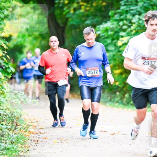 12.10.2025 - Bramfelder Halbmarathon 2025 Dr. Thomas Lammeyer http://msf.ph/oto/9353445 12.10.2025 10:47:00 Laufen 2512, 2977 meine-sportfotos.de