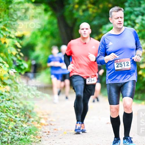 12.10.2025 - Bramfelder Halbmarathon 2025 Dr. Thomas Lammeyer http://msf.ph/oto/9353458 12.10.2025 10:47:02 Laufen 2541, 2512 meine-sportfotos.de