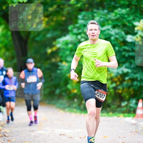 12.10.2025 - Bramfelder Halbmarathon 2025 Dr. Thomas Lammeyer http://msf.ph/oto/9353537 12.10.2025 10:47:15 Laufen 2207 meine-sportfotos.de