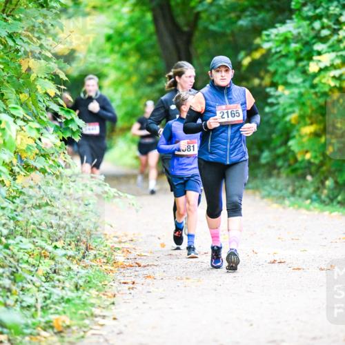 12.10.2025 - Bramfelder Halbmarathon 2025 Dr. Thomas Lammeyer http://msf.ph/oto/9353547 12.10.2025 10:47:17 Laufen 81, 2165 meine-sportfotos.de