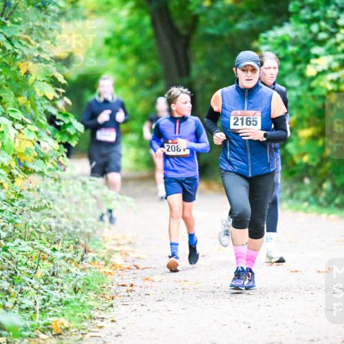 12.10.2025 - Bramfelder Halbmarathon 2025 Dr. Thomas Lammeyer http://msf.ph/oto/9353554 12.10.2025 10:47:18 Laufen 208, 2165 meine-sportfotos.de