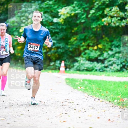 12.10.2025 - Bramfelder Halbmarathon 2025 Dr. Thomas Lammeyer http://msf.ph/oto/9353655 12.10.2025 10:47:47 Laufen 273, 2412, 96 meine-sportfotos.de