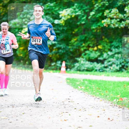 12.10.2025 - Bramfelder Halbmarathon 2025 Dr. Thomas Lammeyer http://msf.ph/oto/9353656 12.10.2025 10:47:47 Laufen 2734, 2412 meine-sportfotos.de