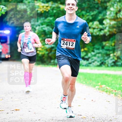 12.10.2025 - Bramfelder Halbmarathon 2025 Dr. Thomas Lammeyer http://msf.ph/oto/9353667 12.10.2025 10:47:49 Laufen 2412, 96 meine-sportfotos.de