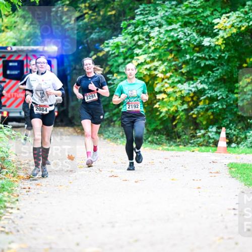 12.10.2025 - Bramfelder Halbmarathon 2025 Dr. Thomas Lammeyer http://msf.ph/oto/9353681 12.10.2025 10:47:54 Laufen 2084, 2291, 2192 meine-sportfotos.de