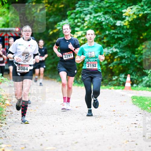 12.10.2025 - Bramfelder Halbmarathon 2025 Dr. Thomas Lammeyer http://msf.ph/oto/9353695 12.10.2025 10:47:56 Laufen 2084, 2291, 2192 meine-sportfotos.de