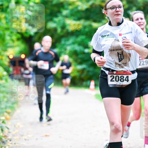 12.10.2025 - Bramfelder Halbmarathon 2025 Dr. Thomas Lammeyer http://msf.ph/oto/9353719 12.10.2025 10:47:59 Laufen 13, 34, 2084, 2291 meine-sportfotos.de