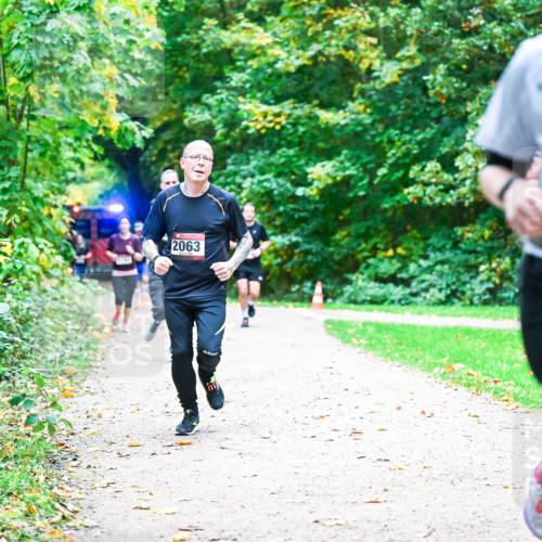 12.10.2025 - Bramfelder Halbmarathon 2025 Dr. Thomas Lammeyer http://msf.ph/oto/9353721 12.10.2025 10:48:00 Laufen 2063, 2084 meine-sportfotos.de