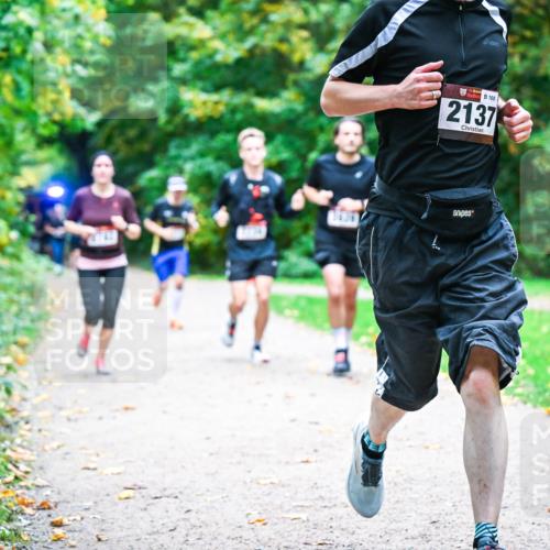 12.10.2025 - Bramfelder Halbmarathon 2025 Dr. Thomas Lammeyer http://msf.ph/oto/9353749 12.10.2025 10:48:05 Laufen 160, 2137 meine-sportfotos.de