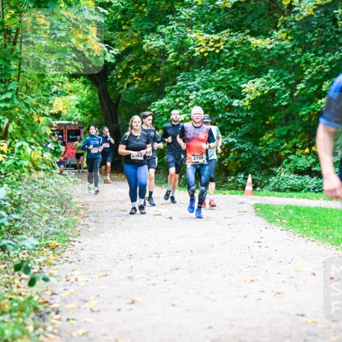 12.10.2025 - Bramfelder Halbmarathon 2025 Dr. Thomas Lammeyer http://msf.ph/oto/9353782 12.10.2025 10:48:12 Laufen 2153, 2583, 2709, 2408 meine-sportfotos.de
