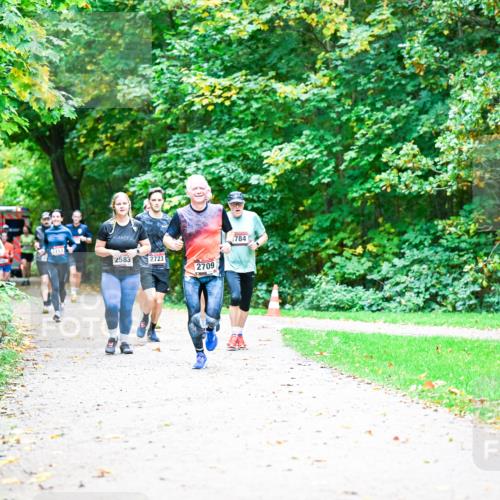 12.10.2025 - Bramfelder Halbmarathon 2025 Dr. Thomas Lammeyer http://msf.ph/oto/9353790 12.10.2025 10:48:13 Laufen 2153, 2583, 2723, 2709, 784 meine-sportfotos.de