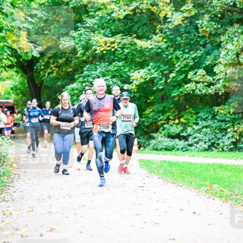 12.10.2025 - Bramfelder Halbmarathon 2025 Dr. Thomas Lammeyer http://msf.ph/oto/9353795 12.10.2025 10:48:14 Laufen 90, 2784, 2153, 2383, 272, 2709 meine-sportfotos.de