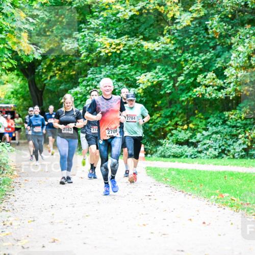 12.10.2025 - Bramfelder Halbmarathon 2025 Dr. Thomas Lammeyer http://msf.ph/oto/9353796 12.10.2025 10:48:14 Laufen 2153, 2583, 272, 2709, 2784 meine-sportfotos.de