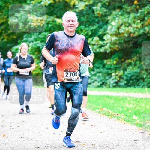 12.10.2025 - Bramfelder Halbmarathon 2025 Dr. Thomas Lammeyer http://msf.ph/oto/9353810 12.10.2025 10:48:16 Laufen 2709 meine-sportfotos.de